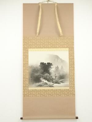 春堂筆　水墨山水　肉筆絹本掛軸（共箱）